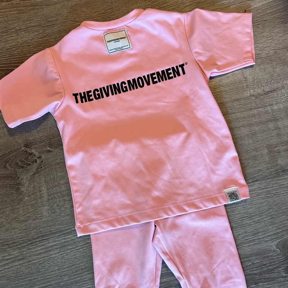 The giving movement pink set